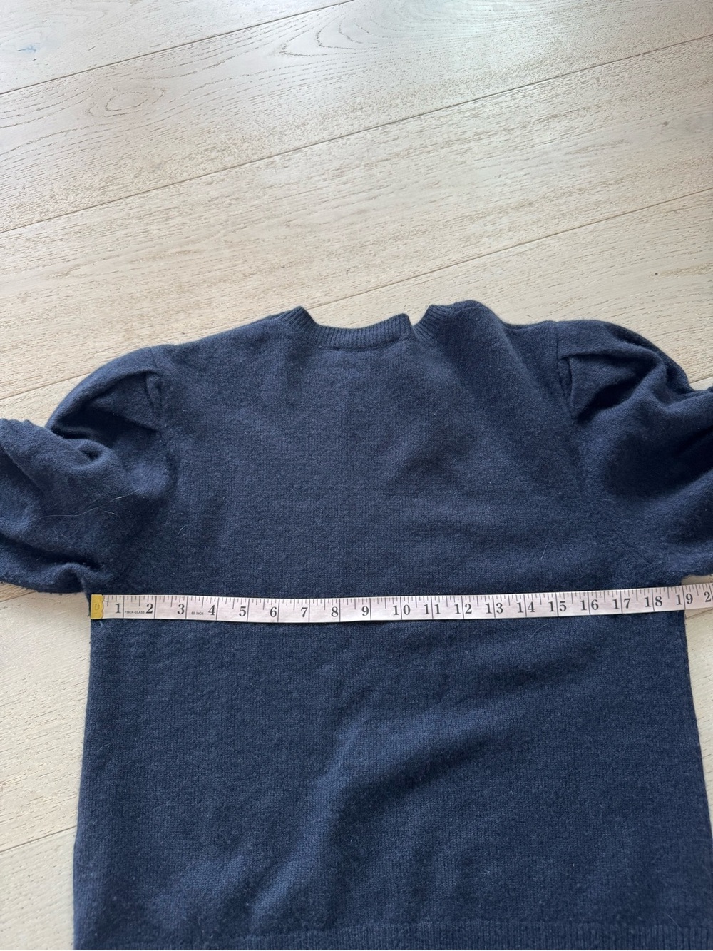 FRAME Frankie Ruched Puff Sleeve cashmere sweater  Navy Blue XL - Picture 9 of 9